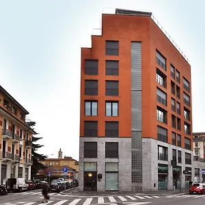 Bb Isola 2*, Milánó Olaszország