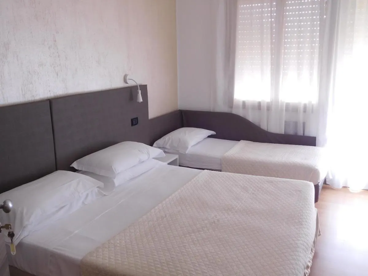 Hotel Emperador Lido di Jesolo 3*,  Italy